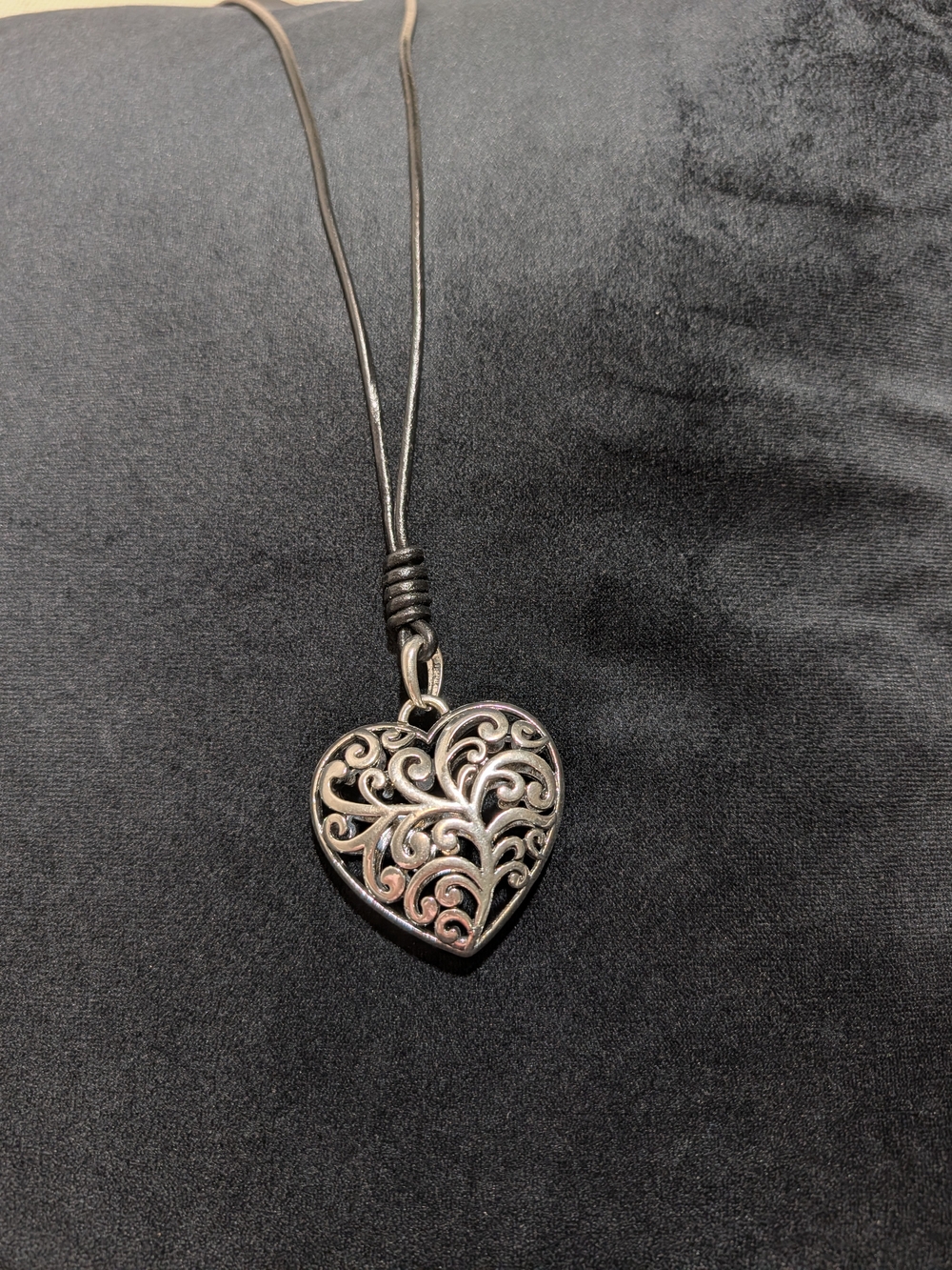 Fashion Jewelry Silver Filigree Heart Pendant on Black Cord